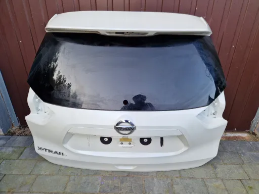Nissan x-trail t32 задняя дверь