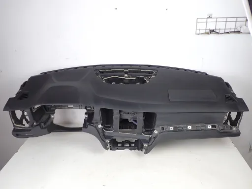 Кокпитная панель volvo v60 s60 31467479 европа