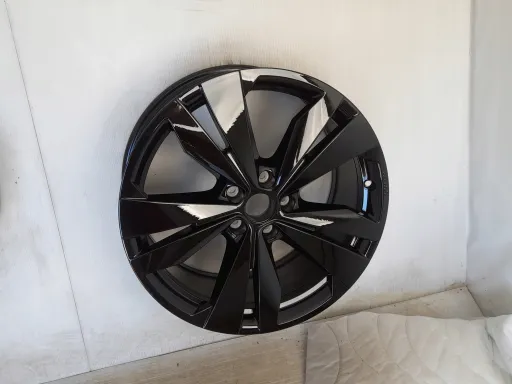 Алюминиевый диск VW 1T3071499 9 x 19 5x112 ET58